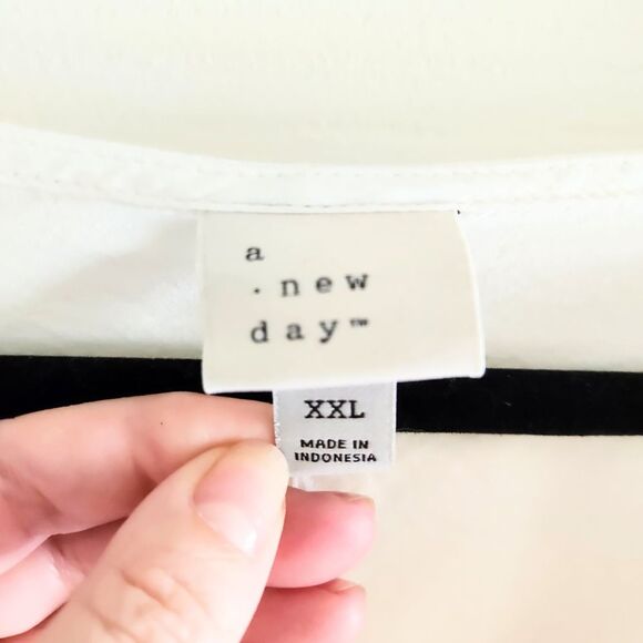 A New Day Cream Boho Cottage Balloon Sleeve V Neck Blouse (Fits Like XL) - Picture 2 of 4